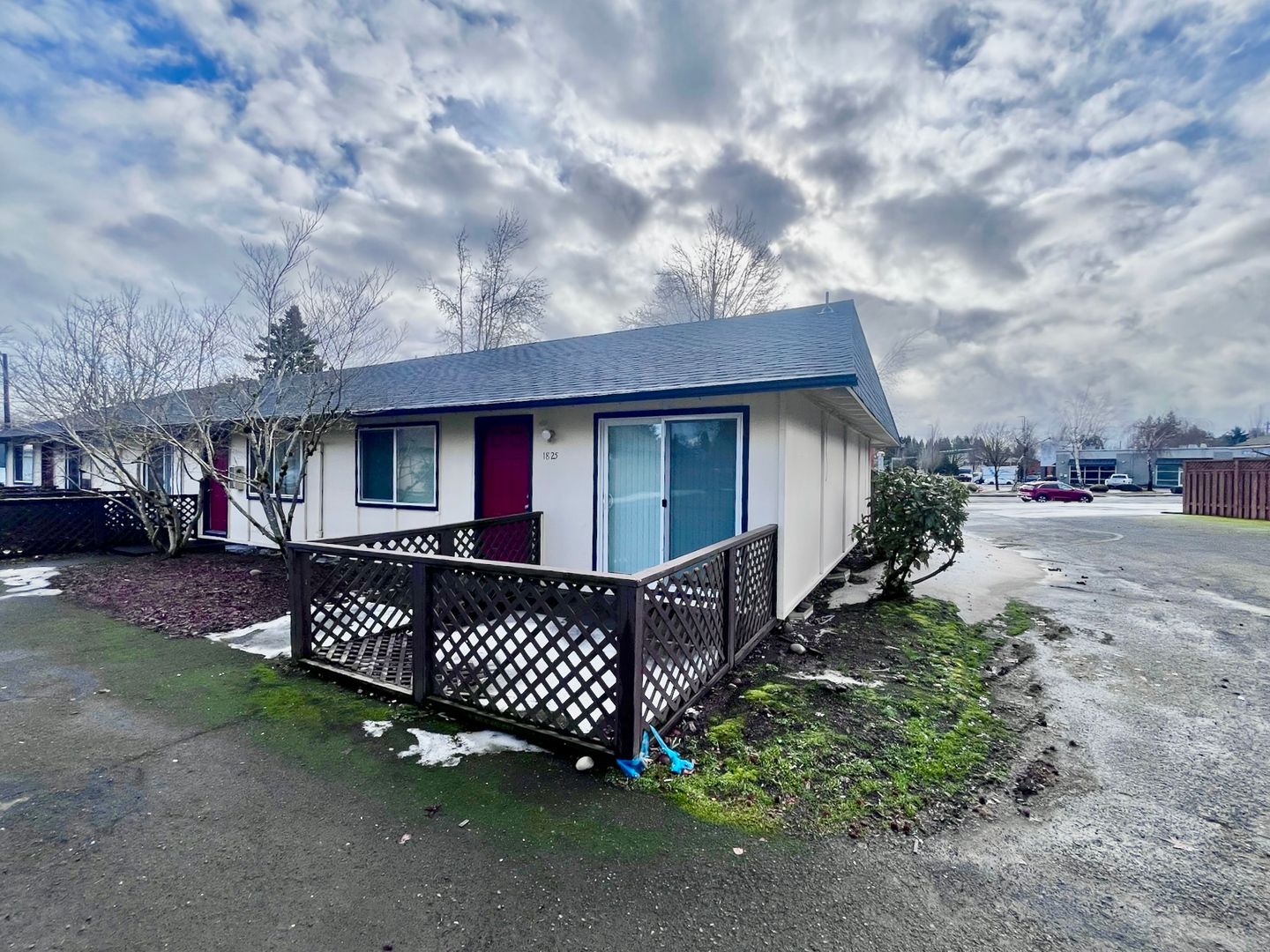 1825 NE Roberts AVE   - Gresham - Oregon - 2 bed, 1 bath rental property