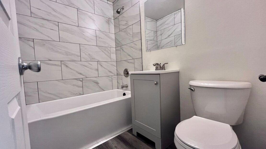 1825 NE Roberts AVE   - Gresham - Oregon - 2 bed, 1 bath rental property