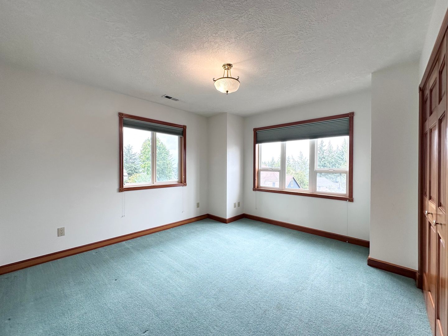 18261 SW Fallatin Loop - Aloha - Oregon - 3 bed, 2.5 bath rental property