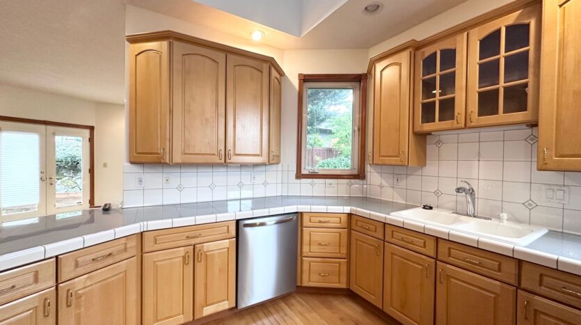 18261 SW Fallatin Loop - Aloha - Oregon - 3 bed, 2.5 bath rental property