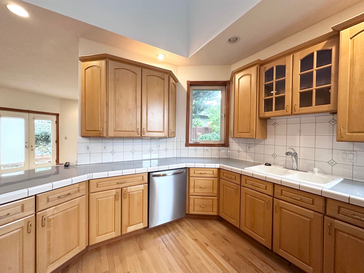 18261 SW Fallatin Loop - Aloha - Oregon - 3 bed, 2.5 bath rental property