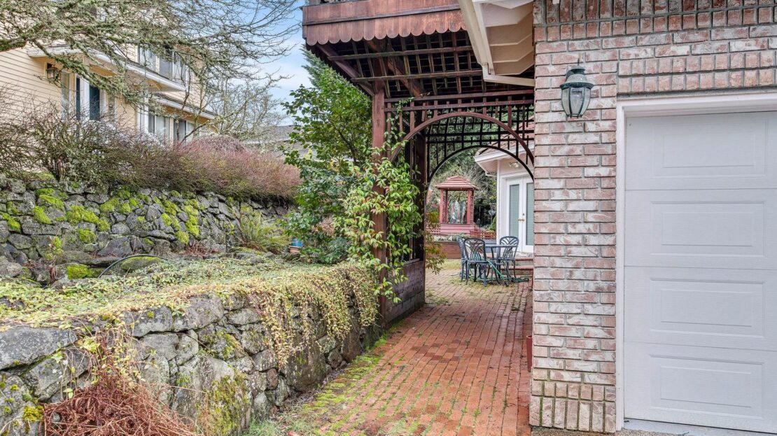 18261 SW Fallatin Loop - Aloha - Oregon - 3 bed, 2.5 bath rental property