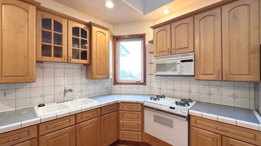 18261 SW Fallatin Loop - Aloha - Oregon - 3 bed, 2.5 bath rental property