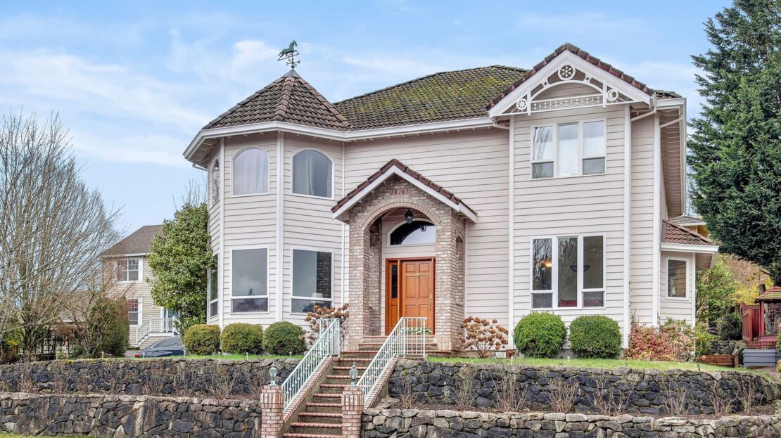 18261 SW Fallatin Loop - Aloha - Oregon - 3 bed, 2.5 bath rental property