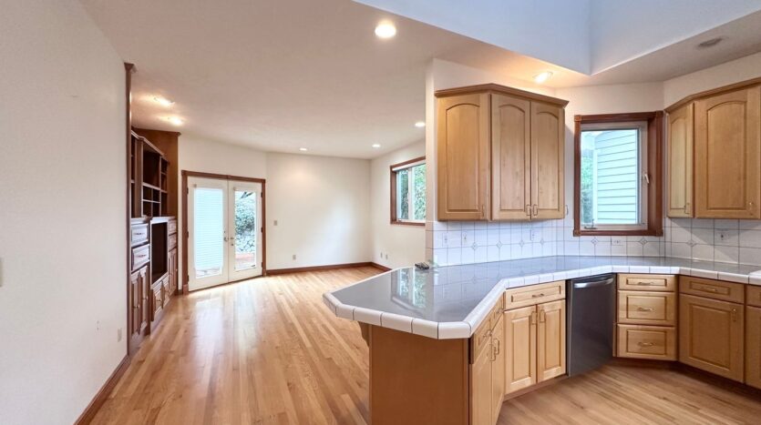 18261 SW Fallatin Loop - Aloha - Oregon - 3 bed, 2.5 bath rental property