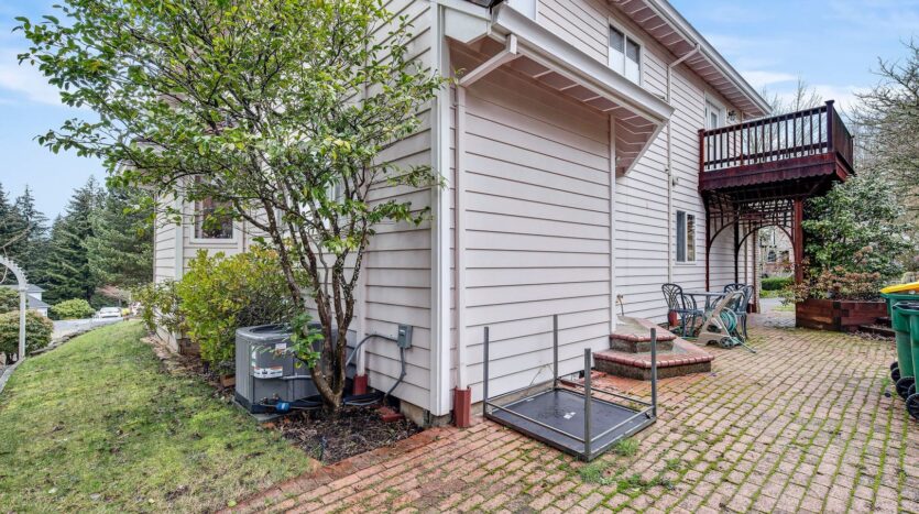 18261 SW Fallatin Loop - Aloha - Oregon - 3 bed, 2.5 bath rental property