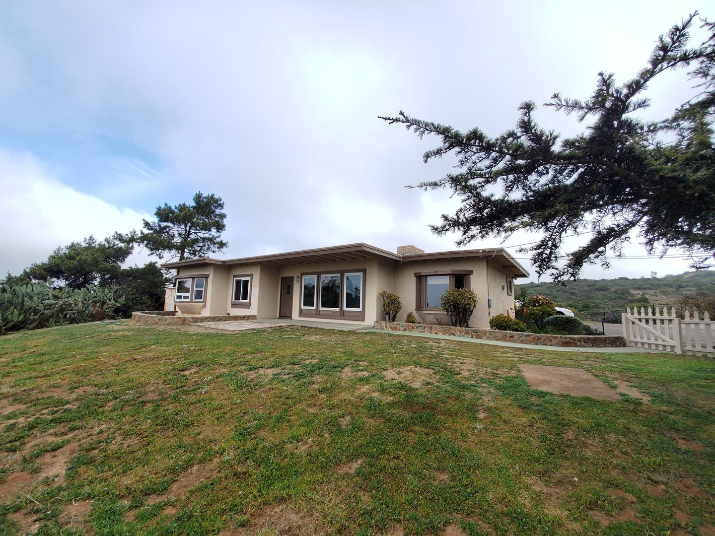 1835 Elevado Road - Vista - California - 3 bed, 2 bath rental property