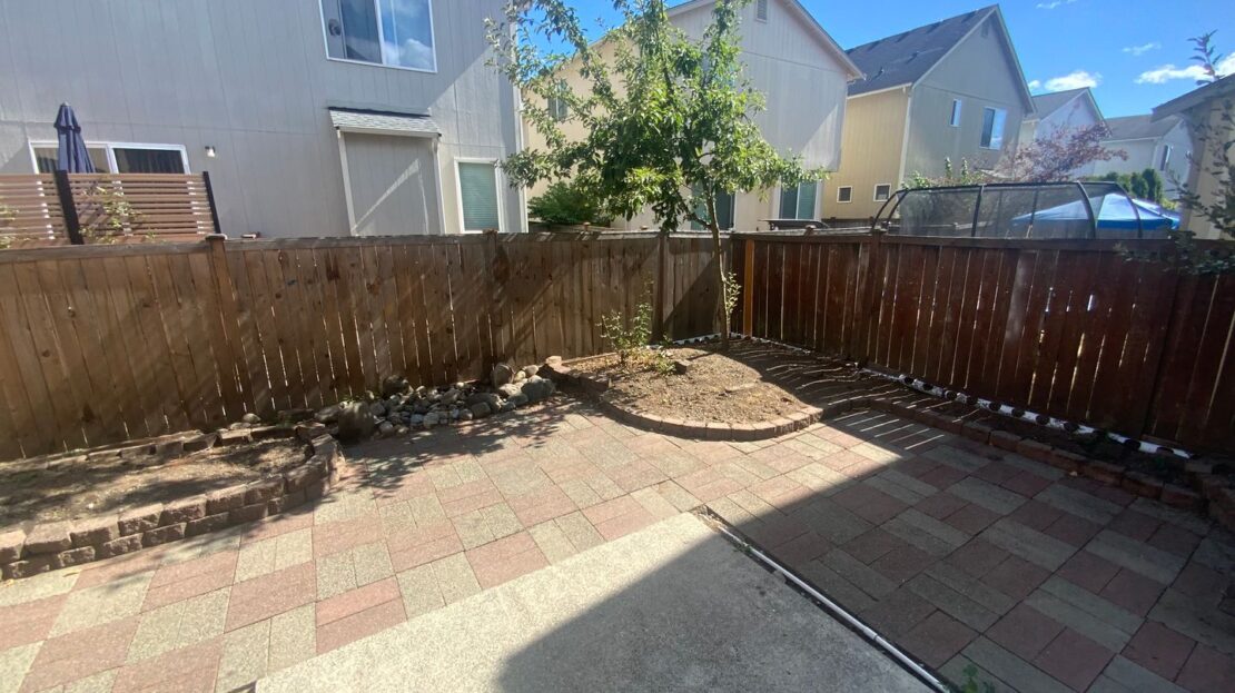 18423 100th Ave E - Puyallup - Washington - 3 bed, 2.5 bath rental property