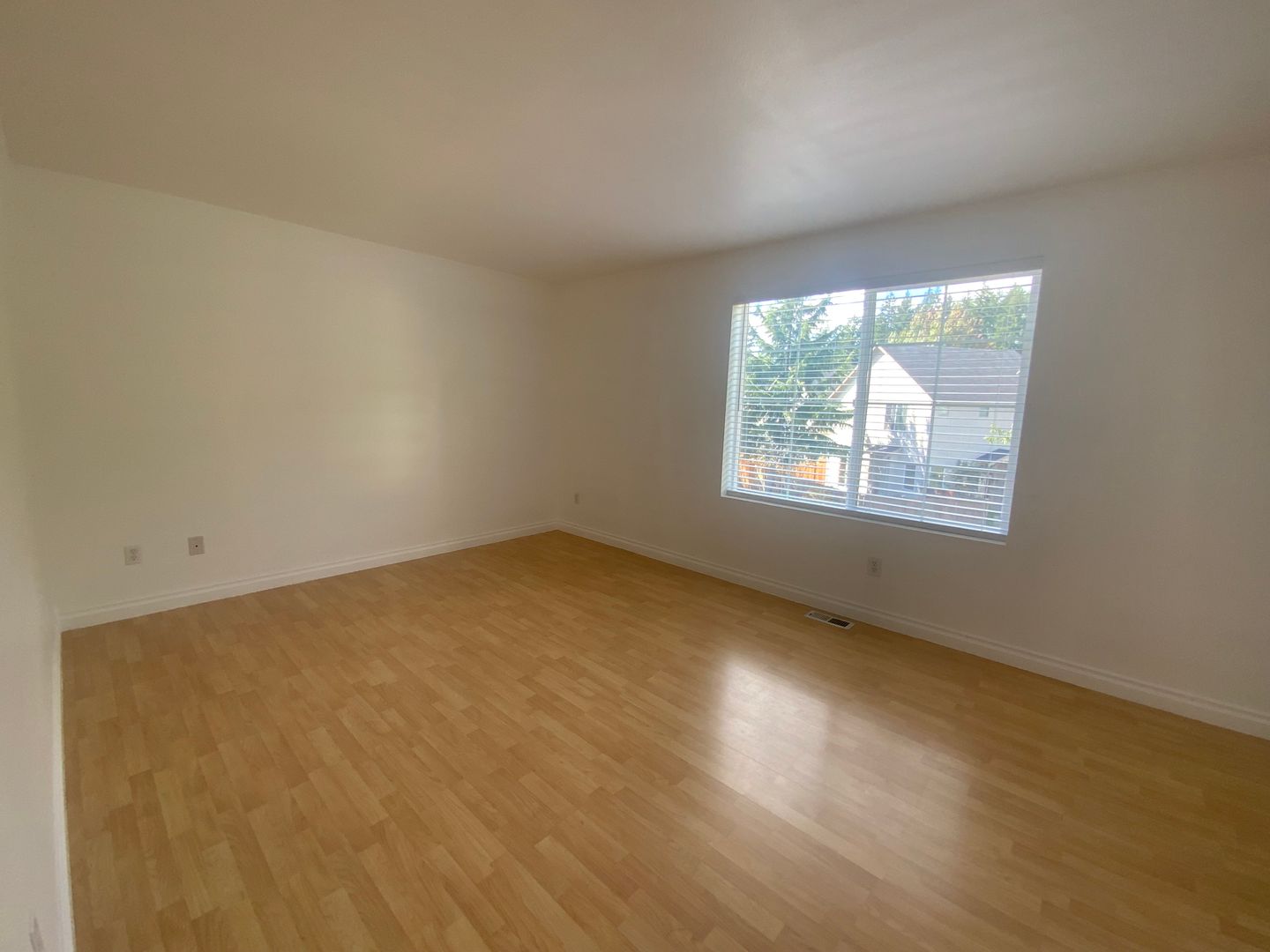 18423 100th Ave E - Puyallup - Washington - 3 bed, 2.5 bath rental property