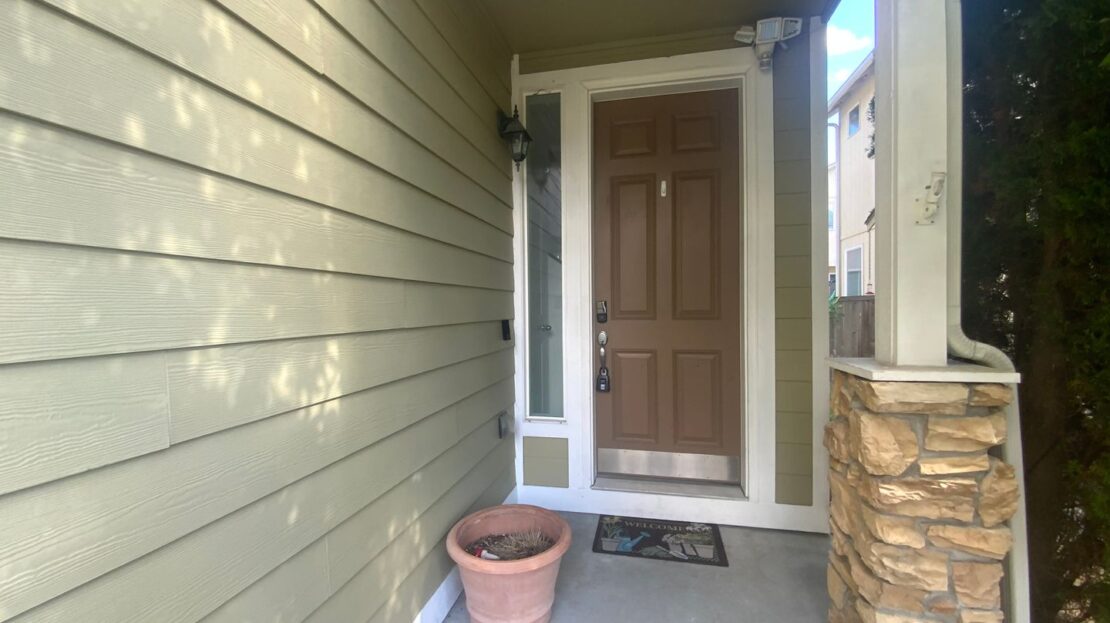 18423 100th Ave E - Puyallup - Washington - 3 bed, 2.5 bath rental property