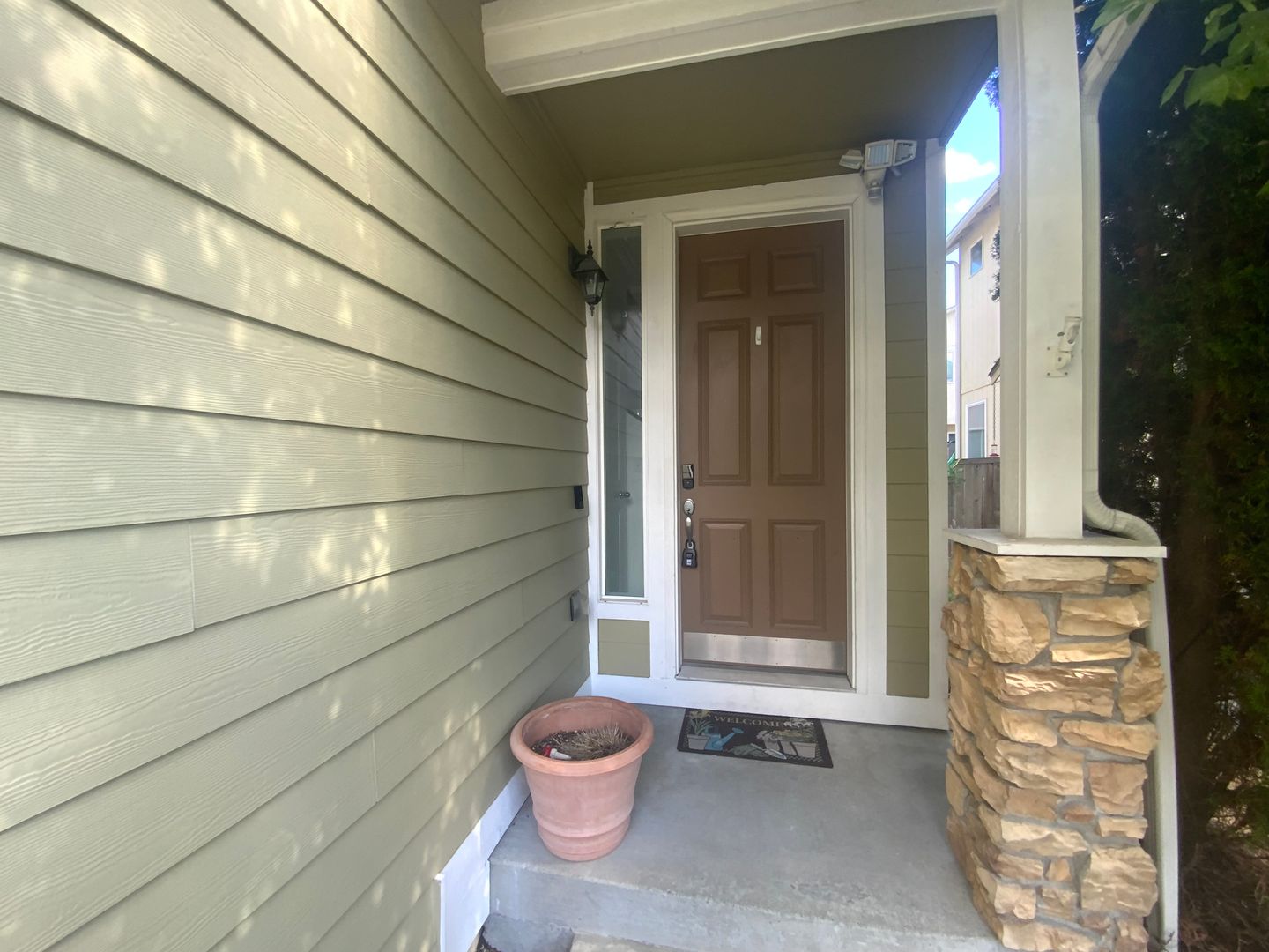 18423 100th Ave E - Puyallup - Washington - 3 bed, 2.5 bath rental property