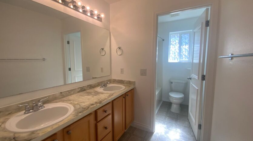 18423 100th Ave E - Puyallup - Washington - 3 bed, 2.5 bath rental property