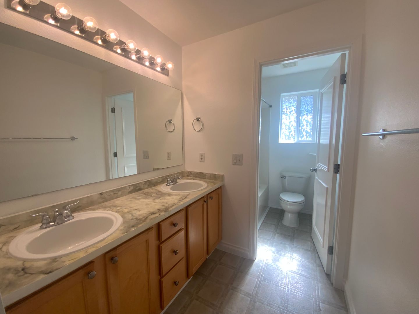 18423 100th Ave E - Puyallup - Washington - 3 bed, 2.5 bath rental property