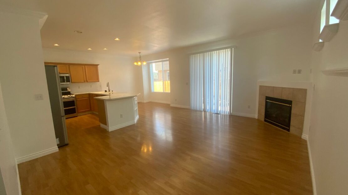 18423 100th Ave E - Puyallup - Washington - 3 bed, 2.5 bath rental property