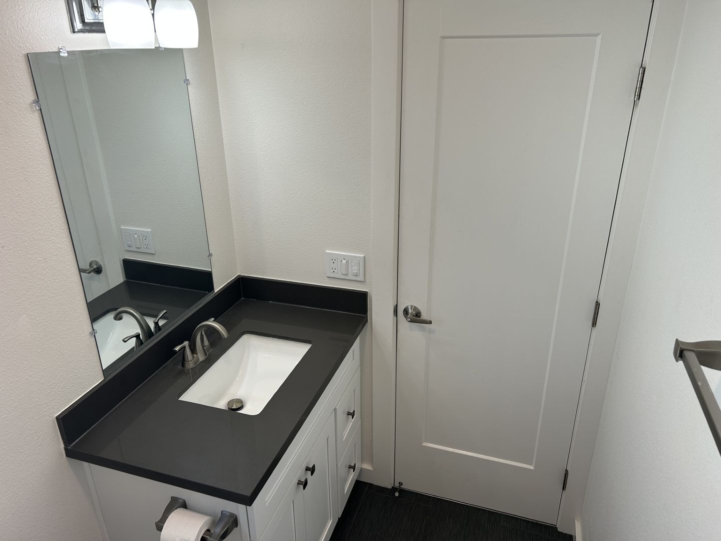 19 7th Street - Unit 8 - Petaluma - California - 1 bed, 1 bath rental property