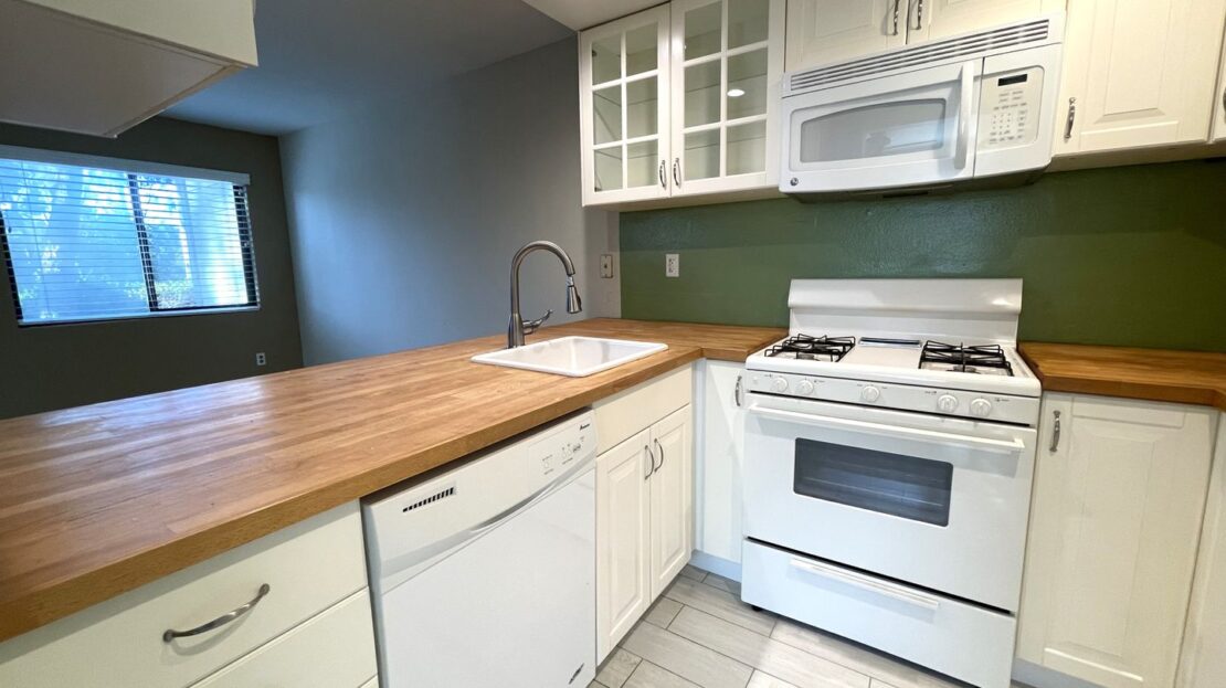 1959 Wellington Ln #3 - Vista - California - 1 bed, 1 bath rental property