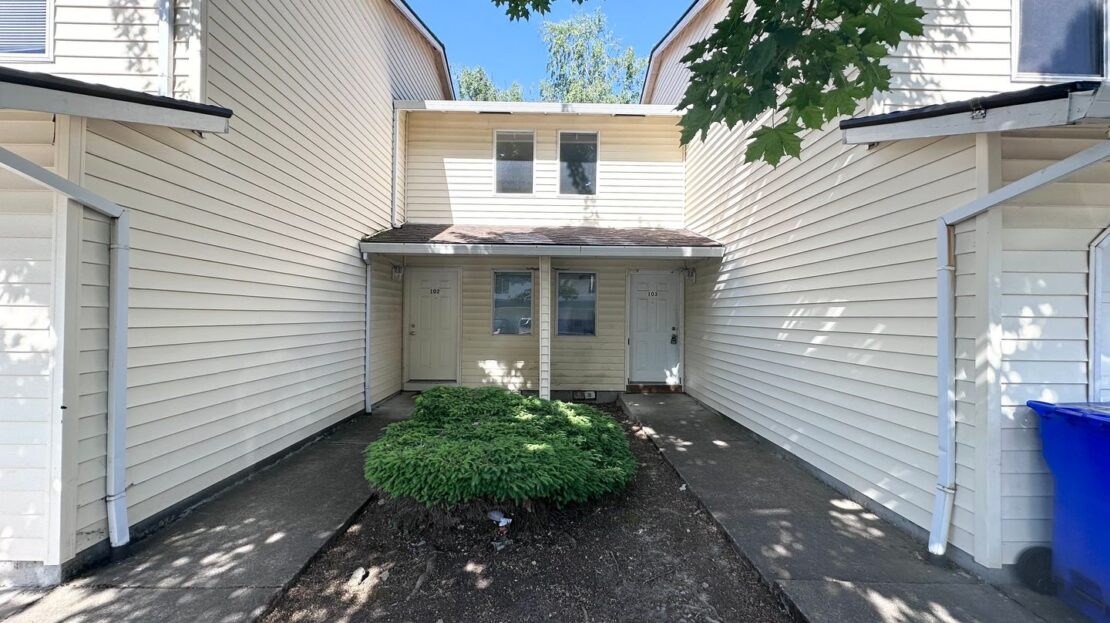 19961 NE Halsey St. - #103 - Portland - Oregon - 3 bed, 2.5 bath rental property