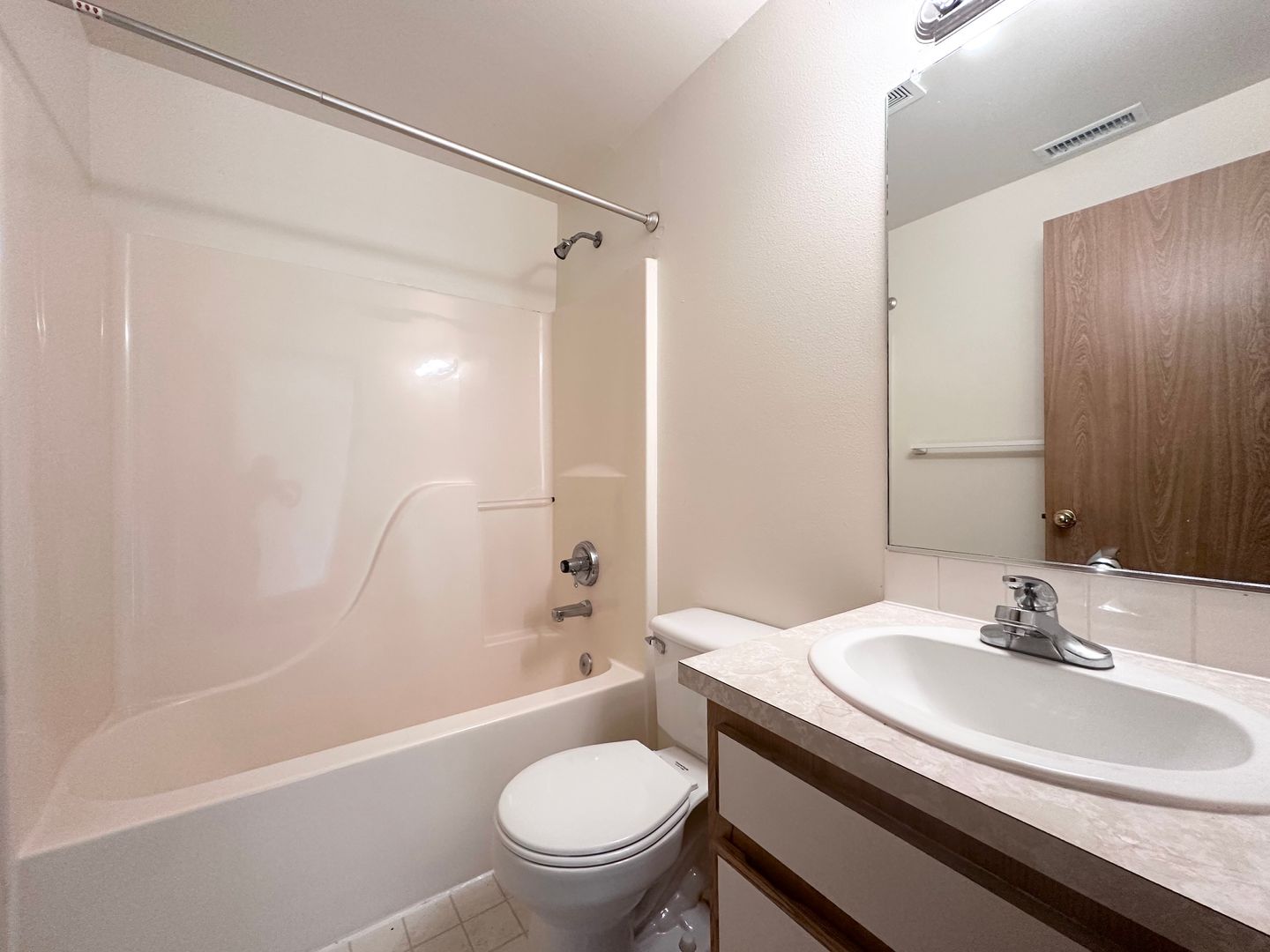 19961 NE Halsey St. - #103 - Portland - Oregon - 3 bed, 2.5 bath rental property