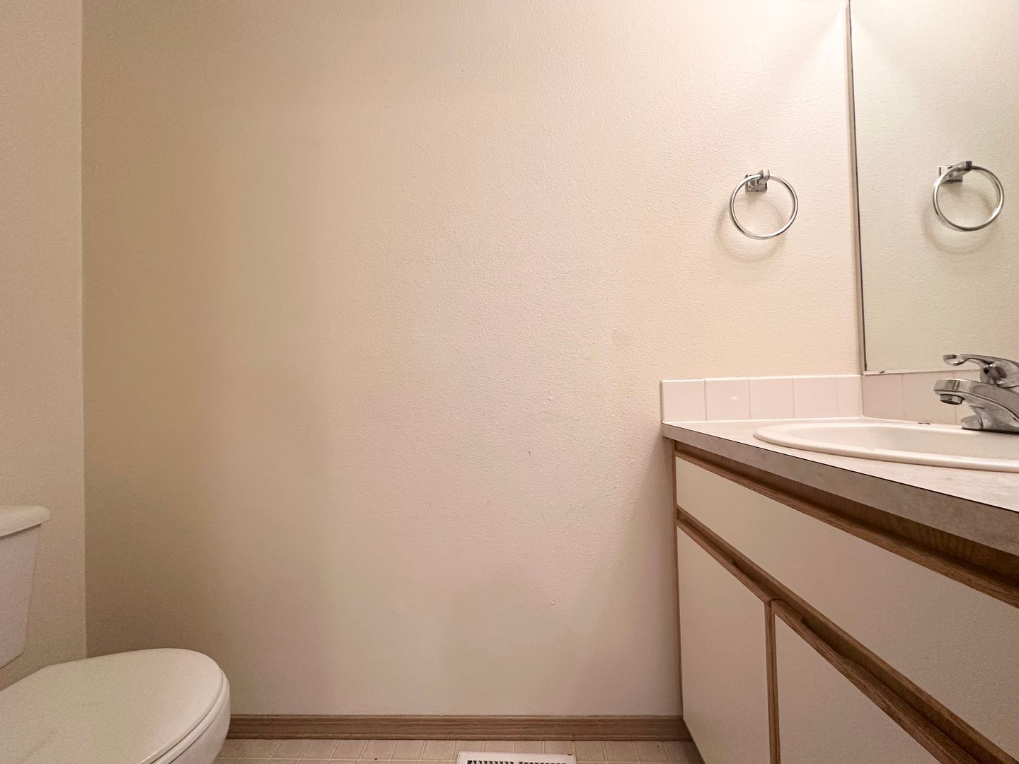 19961 NE Halsey St. - #103 - Portland - Oregon - 3 bed, 2.5 bath rental property