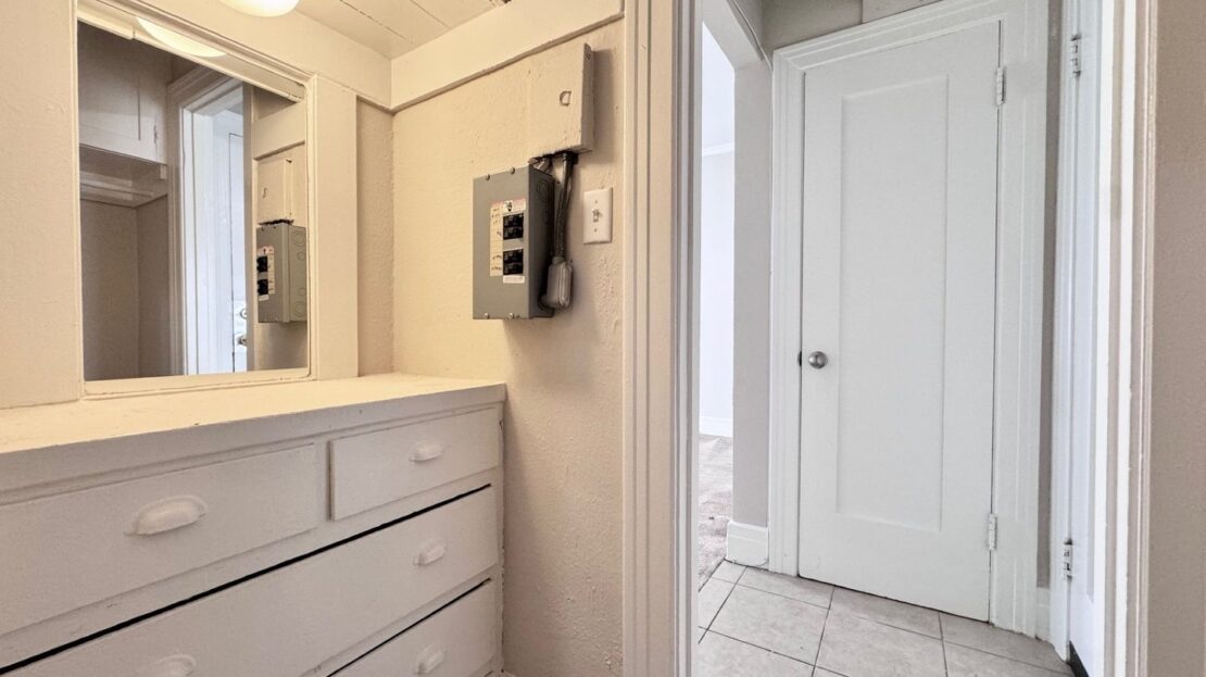 201 South Berendo Street - Los Angeles - California - 1 bath rental property