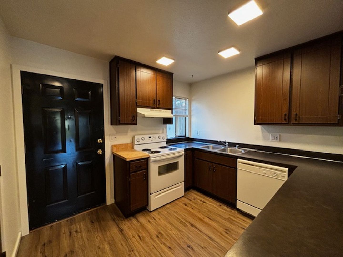 2111 Knox Ave. - 15 - Bellingham - Washington - 2 bed, 1.5 bath rental property