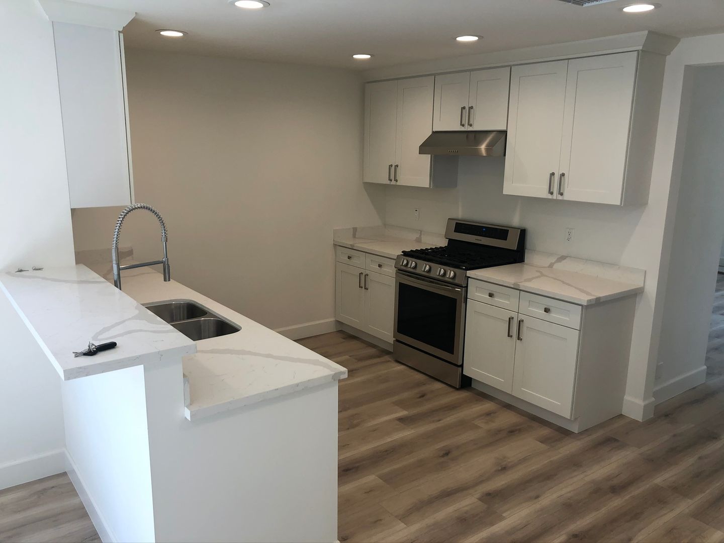 2127 S Sycamore - Los Angeles - California - 3 bed, 2 bath rental property