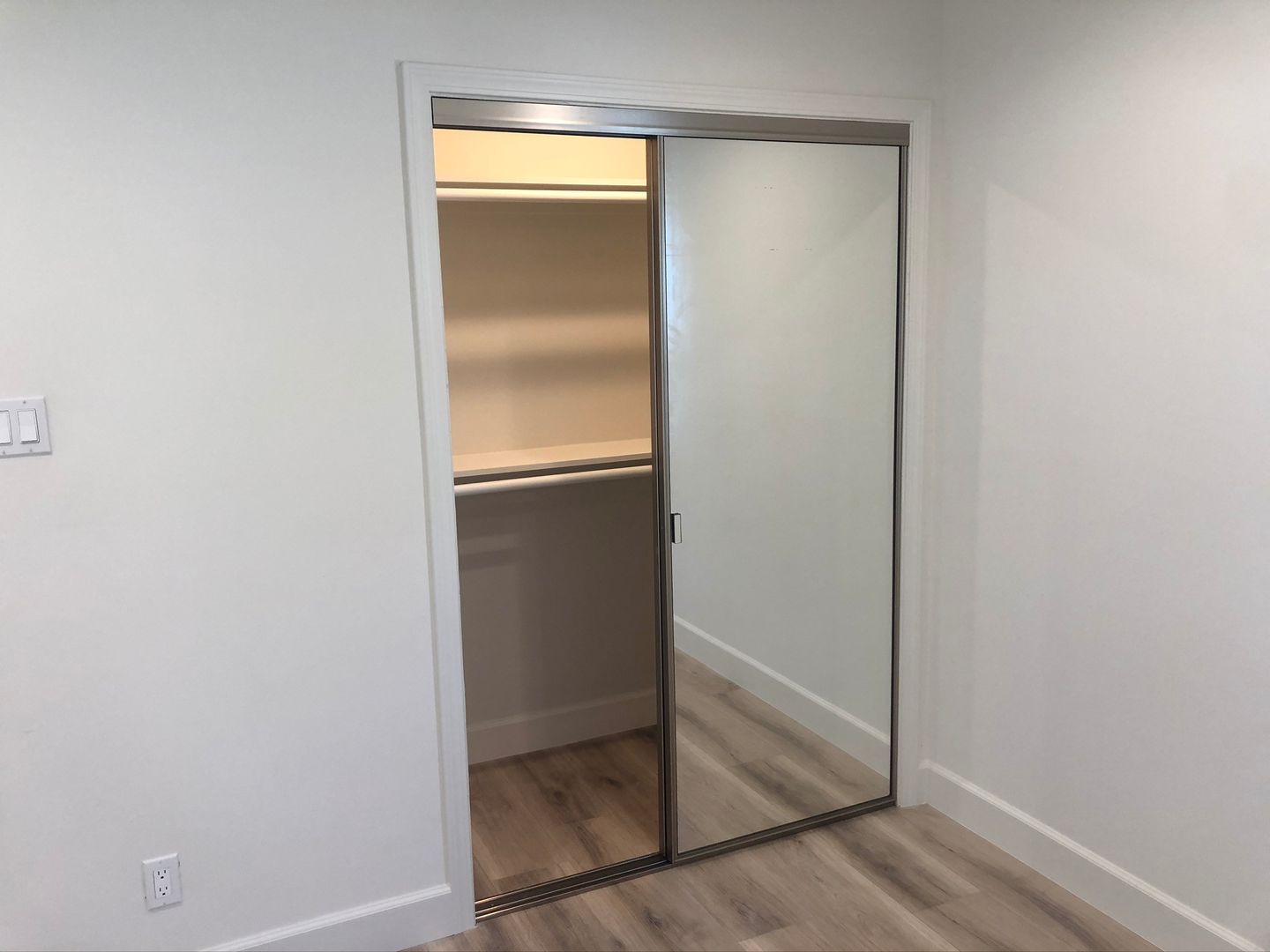 2127 S Sycamore - Los Angeles - California - 3 bed, 2 bath rental property