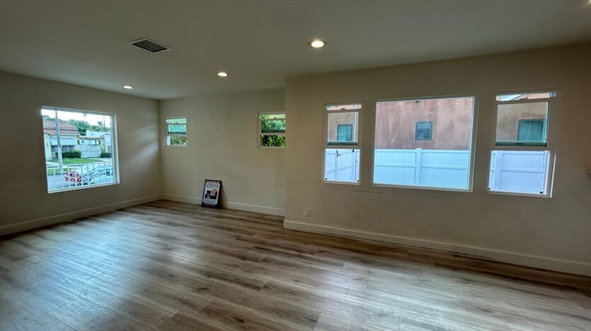 2127 S Sycamore - Los Angeles - California - 3 bed, 2 bath rental property