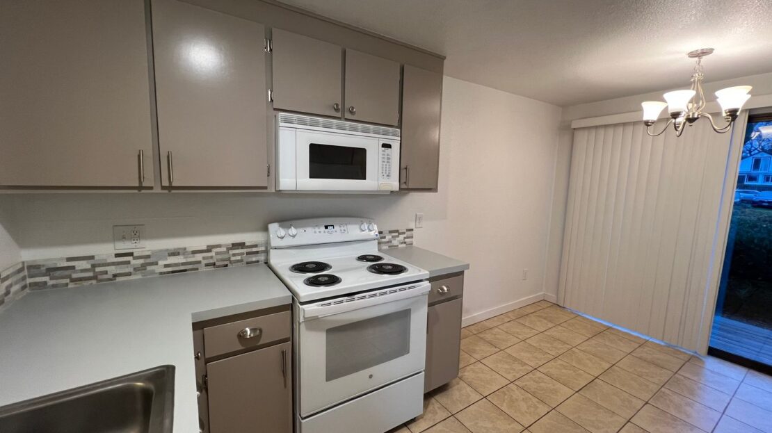 2149 Eastview Pl. - C - Ferndale - Washington - 1 bed, 1.5 bath rental property