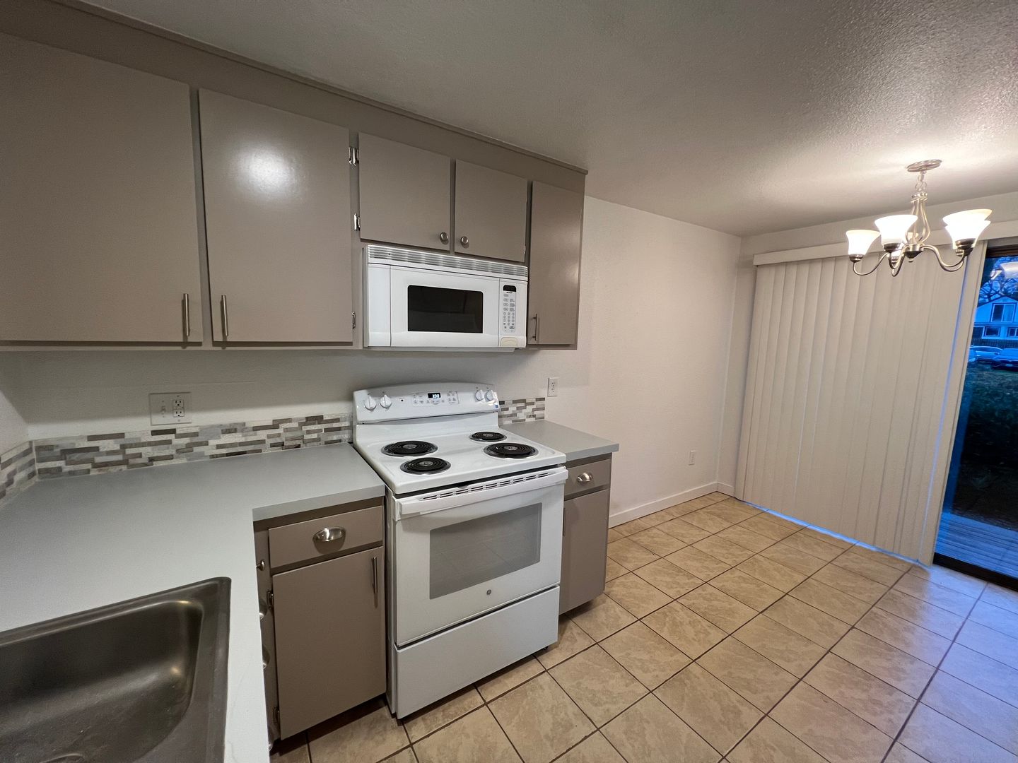 2149 Eastview Pl. - C - Ferndale - Washington - 1 bed, 1.5 bath rental property