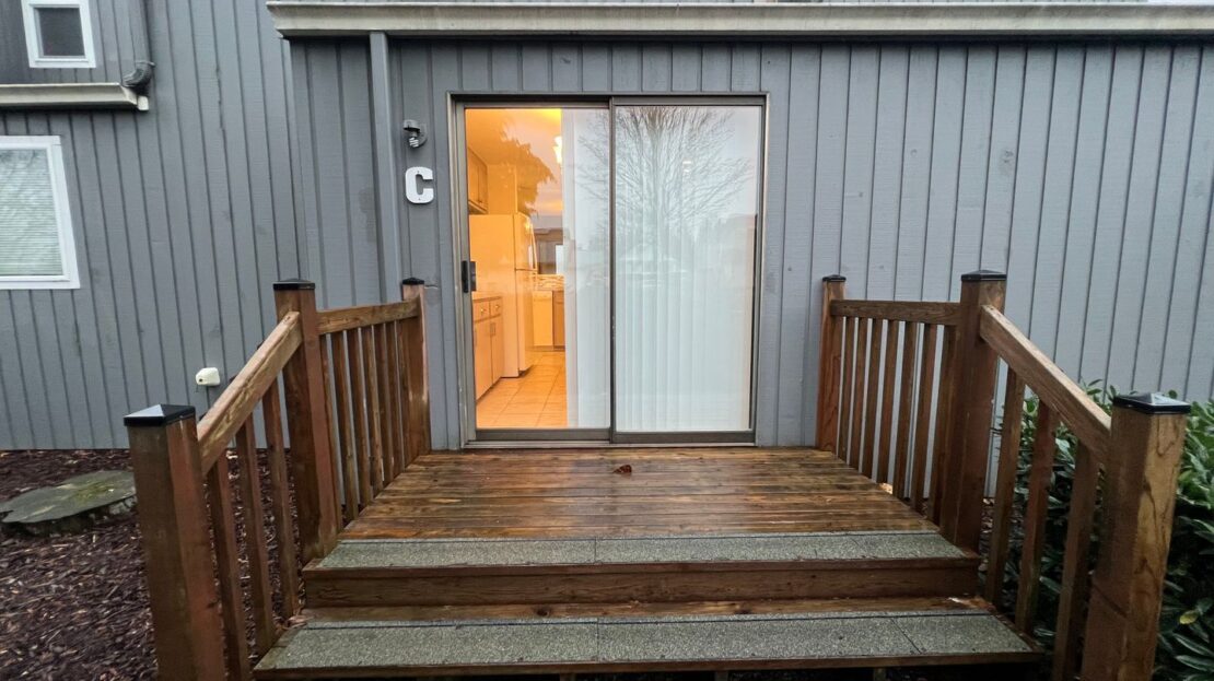 2149 Eastview Pl. - C - Ferndale - Washington - 1 bed, 1.5 bath rental property