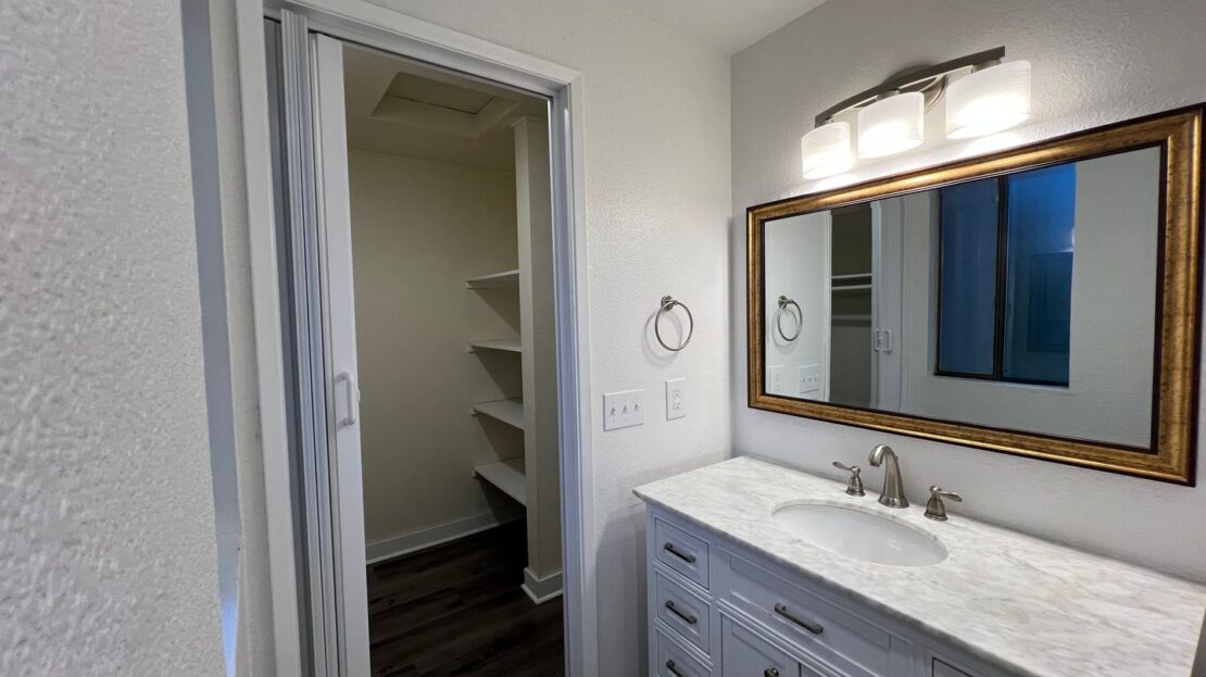 2149 Eastview Pl. - C - Ferndale - Washington - 1 bed, 1.5 bath rental property