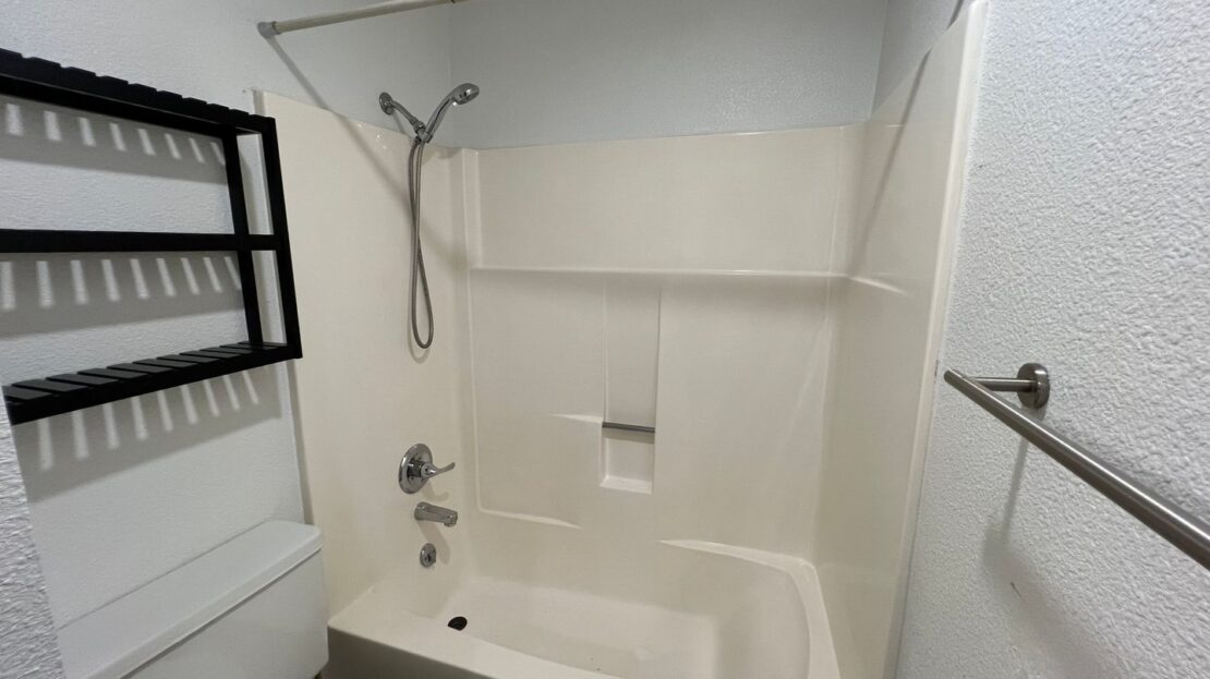 2149 Eastview Pl. - C - Ferndale - Washington - 1 bed, 1.5 bath rental property