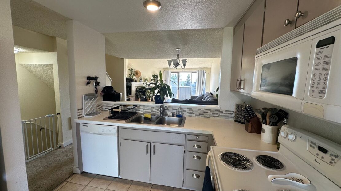 2149 Eastview Pl. - C - Ferndale - Washington - 1 bed, 1.5 bath rental property