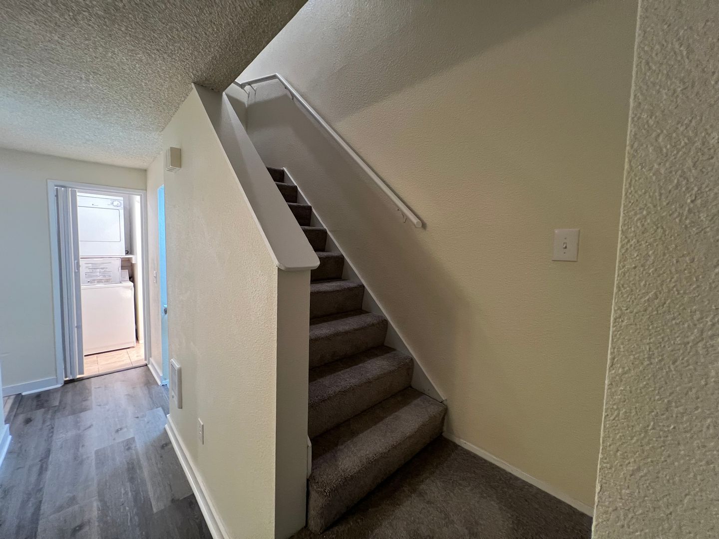 2149 Eastview Pl. - C - Ferndale - Washington - 1 bed, 1.5 bath rental property