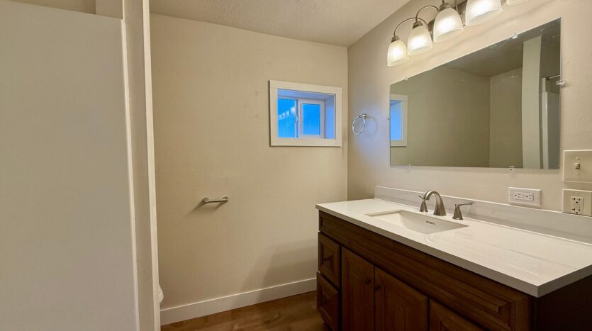 215 NW Canal Blvd - #14 - Redmond - Oregon - 2 bed, 1 bath rental property