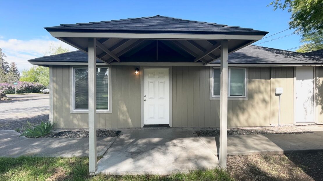 215 NW Canal Blvd - #14 - Redmond - Oregon - 2 bed, 1 bath rental property