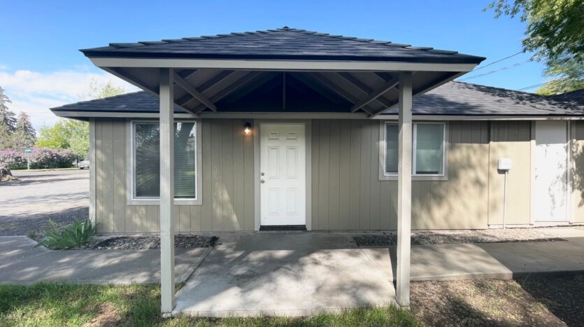 215 NW Canal Blvd - #14 - Redmond - Oregon - 2 bed, 1 bath rental property