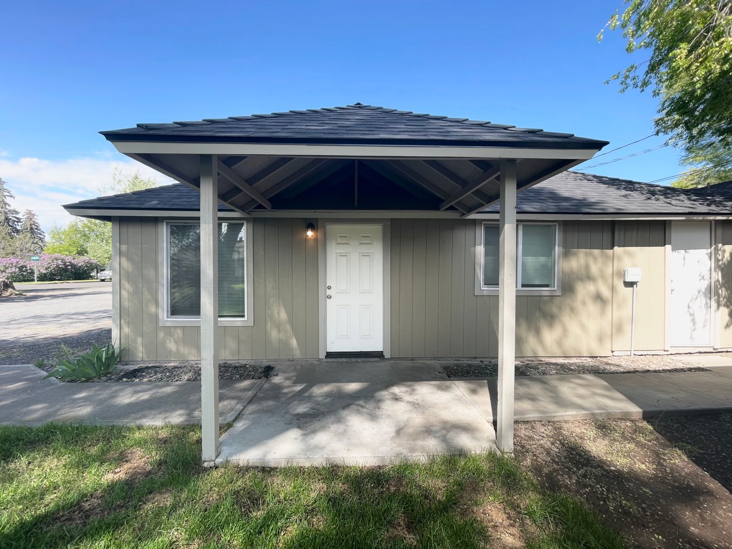 215 NW Canal Blvd - #14 - Redmond - Oregon - 2 bed, 1 bath rental property