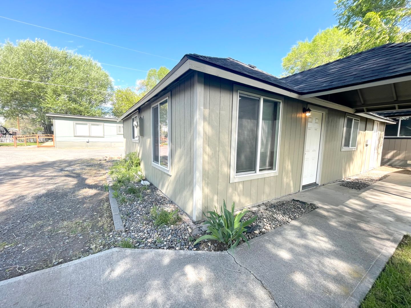 215 NW Canal Blvd - #14 - Redmond - Oregon - 2 bed, 1 bath rental property