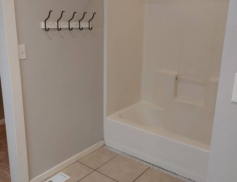 2211 NW Deschutes Pl. - Bend - Oregon - 4 bed, 2 bath rental property