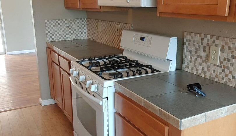 2211 NW Deschutes Pl. - Bend - Oregon - 4 bed, 2 bath rental property