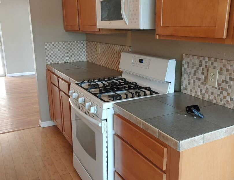 2211 NW Deschutes Pl. - Bend - Oregon - 4 bed, 2 bath rental property