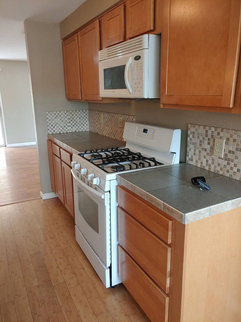 2211 NW Deschutes Pl. - Bend - Oregon - 4 bed, 2 bath rental property