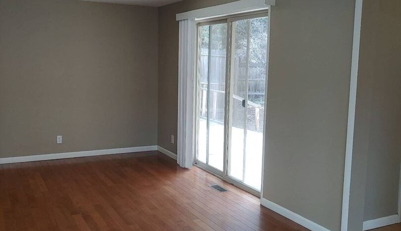 2211 NW Deschutes Pl. - Bend - Oregon - 4 bed, 2 bath rental property