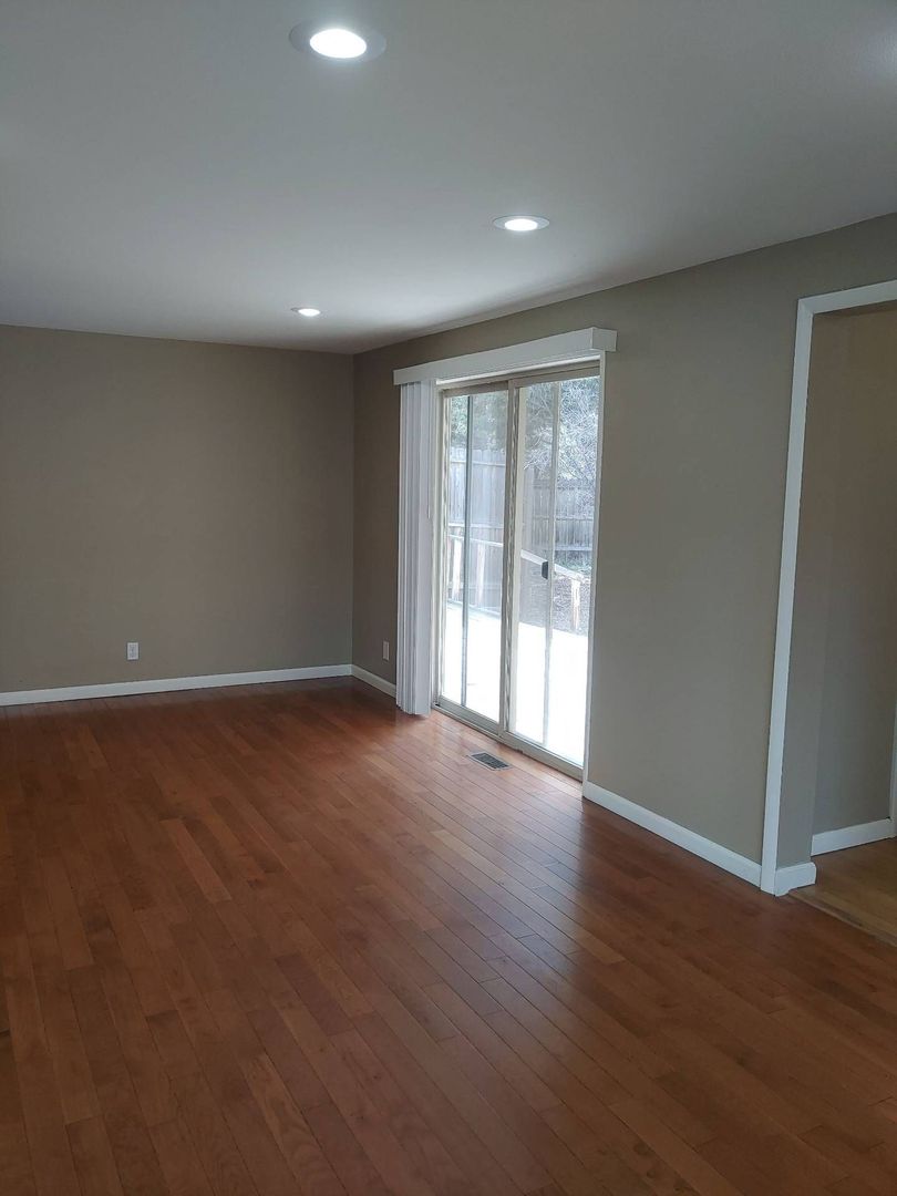 2211 NW Deschutes Pl. - Bend - Oregon - 4 bed, 2 bath rental property