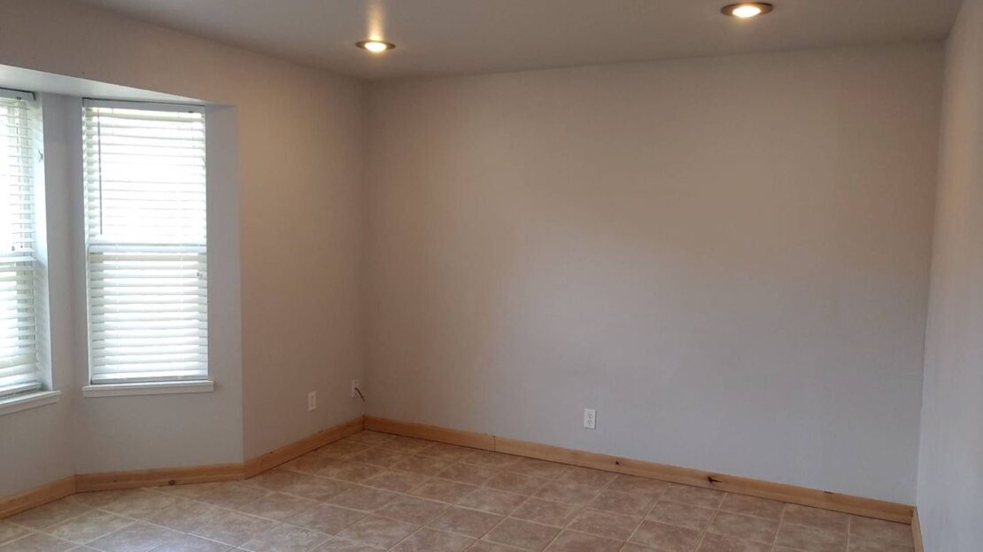 2211 NW Deschutes Pl. - Bend - Oregon - 4 bed, 2 bath rental property