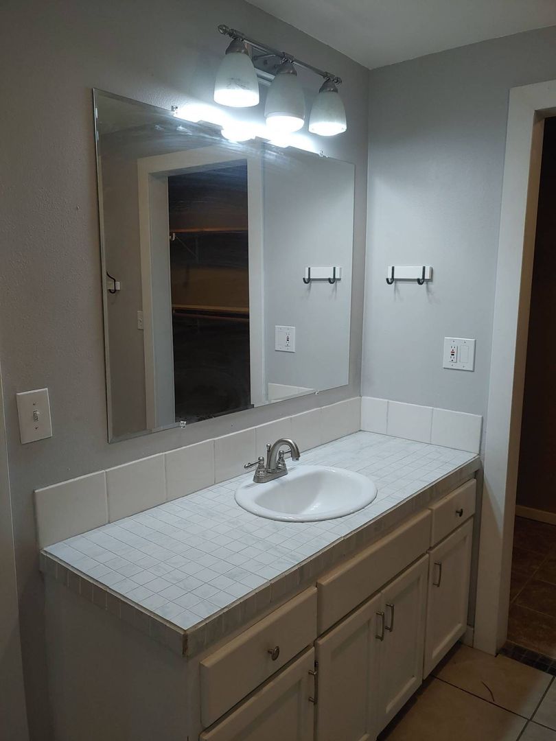 2211 NW Deschutes Pl. - Bend - Oregon - 4 bed, 2 bath rental property