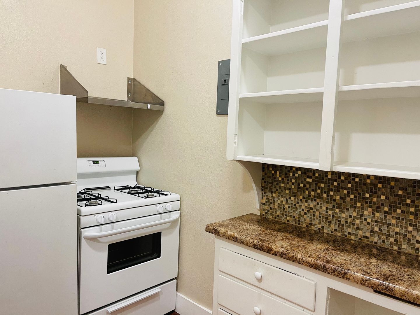 224 W. Olive Ave Units 1-10 -  Unit 4  - Redlands - California - 1 bed, 1 bath rental property