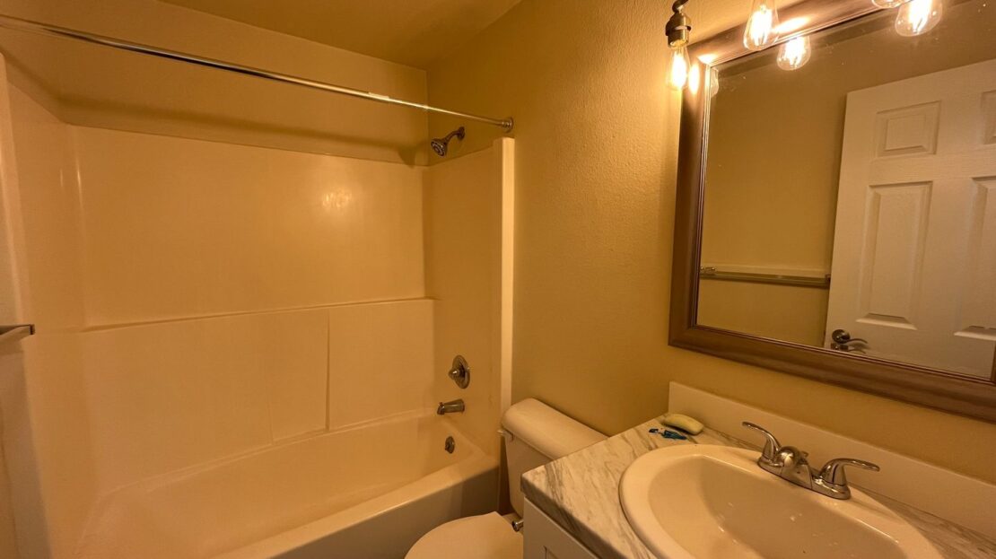 2328 Queen St. - 4 - Bellingham - Washington - 2 bed, 1 bath rental property